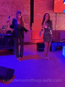 DJANE Plus with singer and saxophonist for a party atmosphere in Berlin