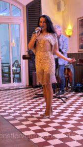 Party band Berlin with singer and pianist at event in Werder Havana Bar