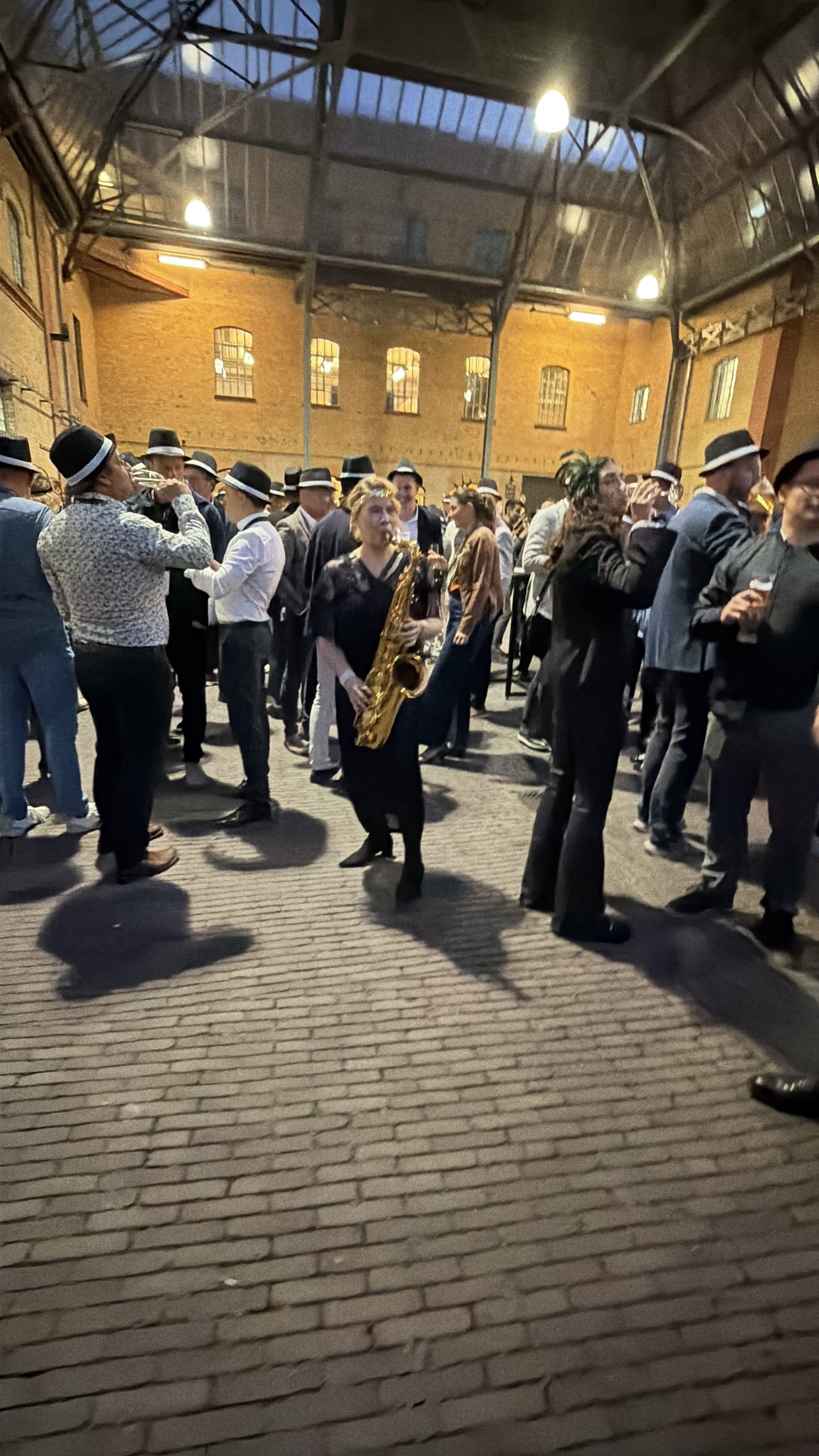 A 1920s-style saxophonist at the welcome reception in Berlin