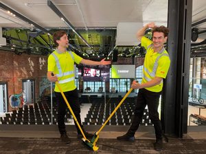 Comedy Akrobatik als Showact bei der TMRRW Conference 2026