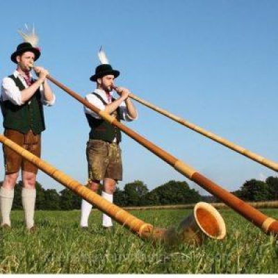 Alphorn-Blaeser-Musiker-p5ncbdrcdd01pk58rmcr38k5iuwn1hn224tfti6gfs