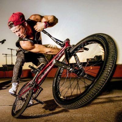 BMX-Akrobatik-p5yc2ditgyumypr2qvi7u4ybrli21cfipzxky4hy8w