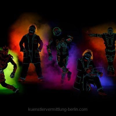 Backlightshow-p747ybcycnh0axatnwn9y9vodwvd3swr2jz53v5r4w