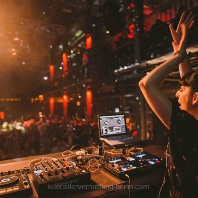 Club-DJANE-BERLIN-HOUSE-CHART-Hits-EVENTS-1-p5p8ykeb80nmhgrs77t4y7zp58yr6gaa15krwelw2o