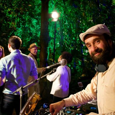 Elektroswing-DJ-buchen