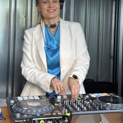 DJane Sängerin Berlin im Ibiza Style bei einem Firmenevent
