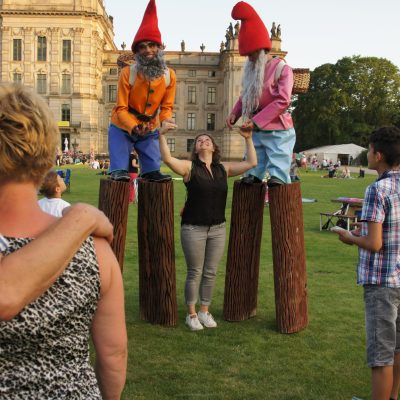 Garden-gnomes-on-stilts