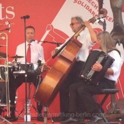 Jazzband-Berlin-p7ftm58cj7llr4rckbb0zyf7l2yujowb37igxewn20