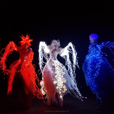LED-französische Farben-Stelzenfiguren