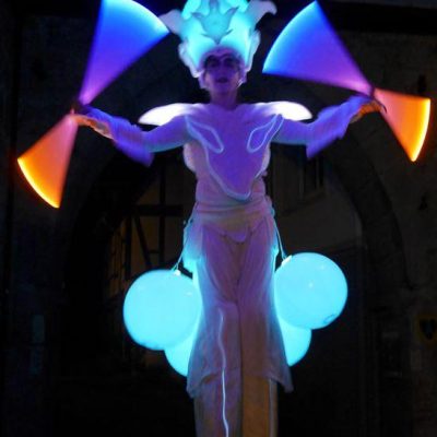 LED-Stelzenfiguren