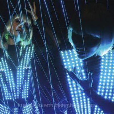 Laser-Violinenshow-scaled-p75j8qpr8j6cfw9s9vkstldvptm5ky7l8zmzy0h5mg