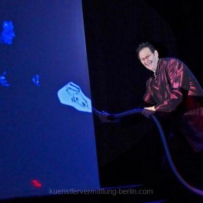 Magic-videomapping-show-p7p76kcyac4xluumdoe10wwvmjg44jdlfwc2bovc80