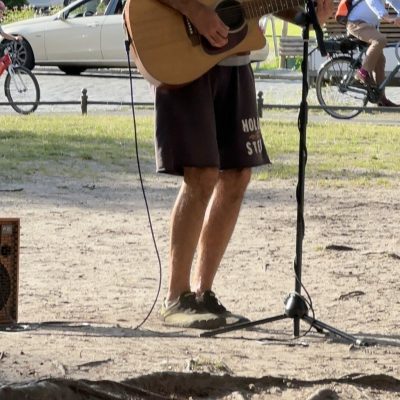 Straßenmusiker vielseitige Musik und Gesang