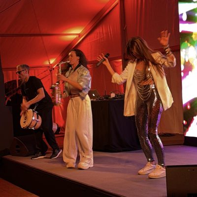 Fusion Femmes Live-Show mit DJane, Percussion , Saxophonistin und Vocals bei exklusivem Event