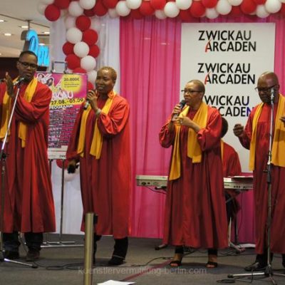 Gospel choir from Berlin captivates the audience with powerful vocals and heartfelt stage presence