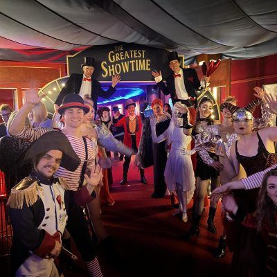 Greatest Showman Opening mit 60 Künstlern – Tanz, Akrobatik und Schauspiel im TIPI Berlin für exklusives Kundenevent