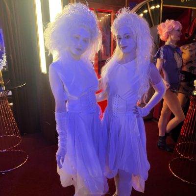 Greatest Showman Opening mit 60 Künstlern – Tanz, Akrobatik und Schauspiel im TIPI Berlin für exklusives Kundenevent